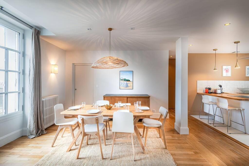 Le Jacaranda-A 2 Min De La Plage, Hyper Centre De Dinard, Vue Mer De La Fenetre Exterior photo