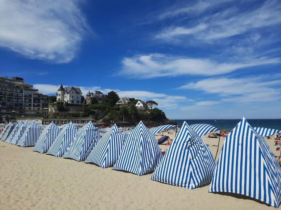 Le Jacaranda-A 2 Min De La Plage, Hyper Centre De Dinard, Vue Mer De La Fenetre Exterior photo